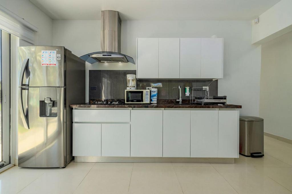 Koyari Modern Condos 9Br 7Ba Sleeps 26 W/ Pool And Roof Deck Palm Beach Kültér fotó