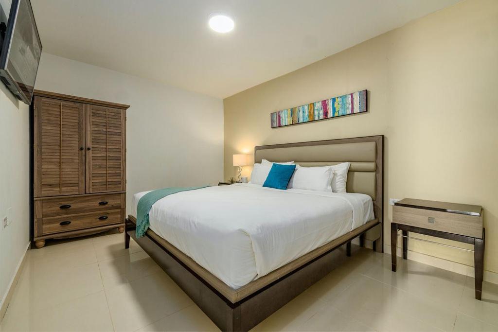 Koyari Modern Condos 9Br 7Ba Sleeps 26 W/ Pool And Roof Deck Palm Beach Kültér fotó