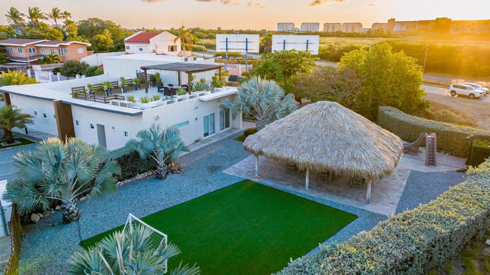 Koyari Modern Condos 9Br 7Ba Sleeps 26 W/ Pool And Roof Deck Palm Beach Kültér fotó