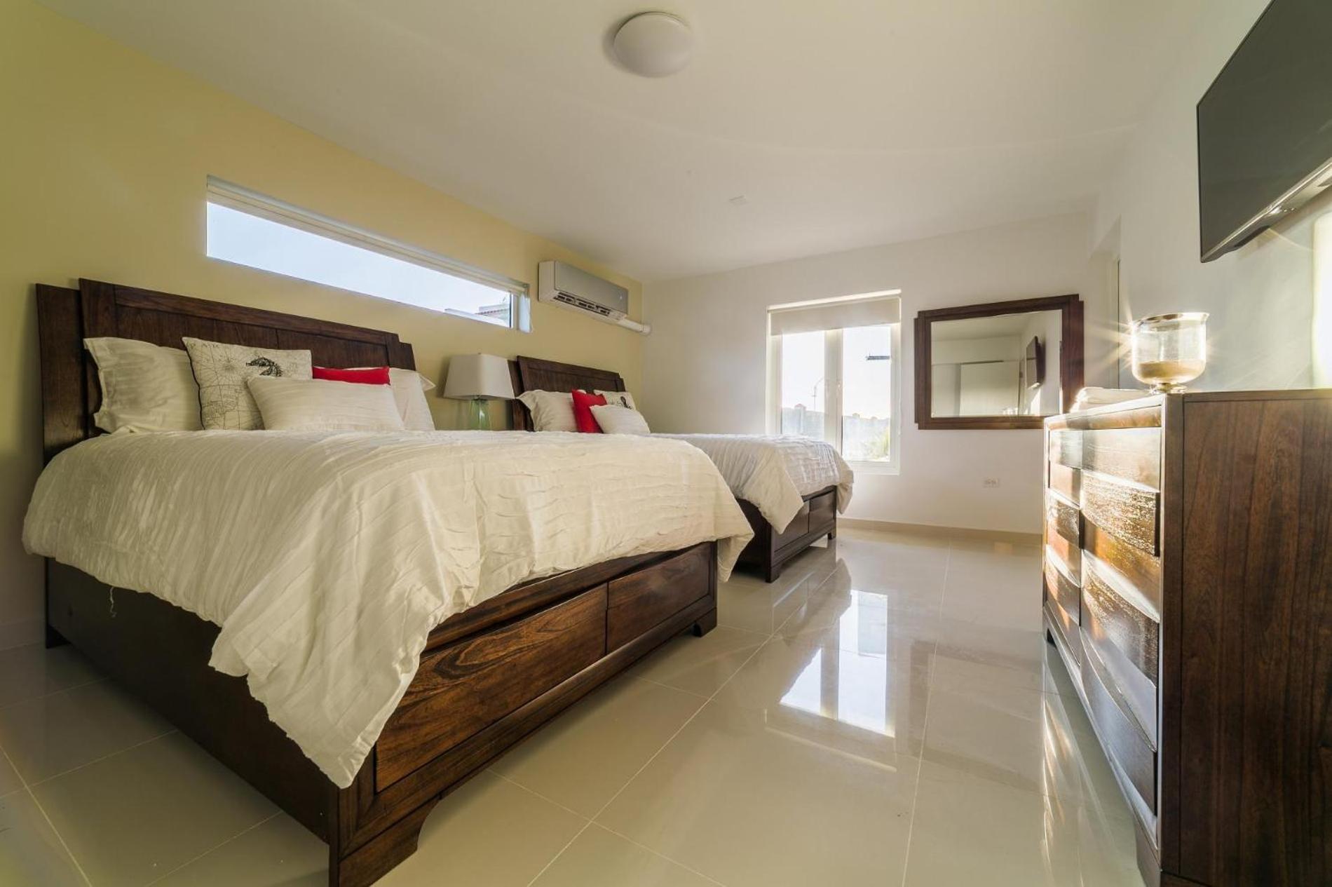 Koyari Modern Condos 9Br 7Ba Sleeps 26 W/ Pool And Roof Deck Palm Beach Kültér fotó