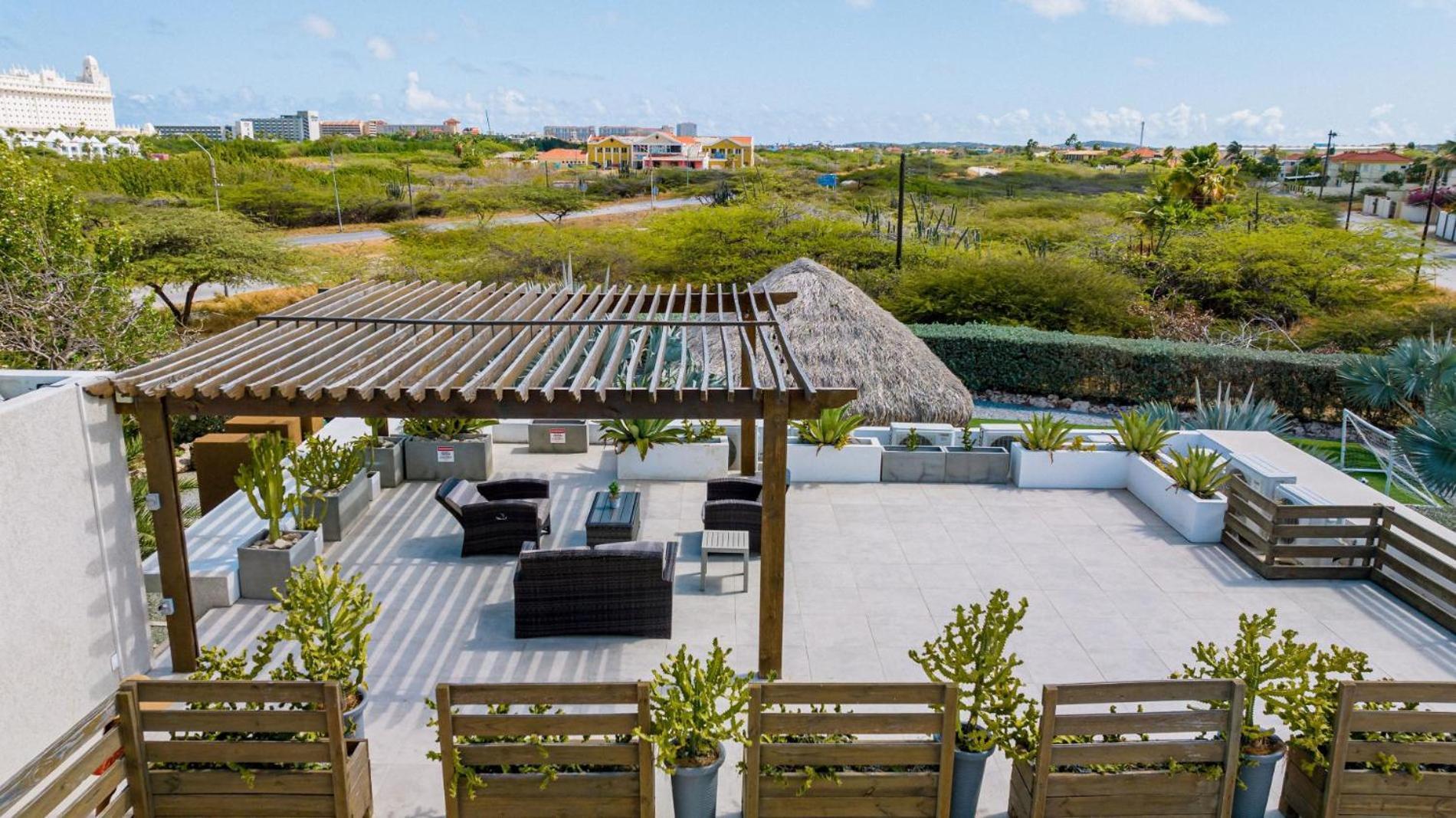 Koyari Modern Condos 9Br 7Ba Sleeps 26 W/ Pool And Roof Deck Palm Beach Kültér fotó