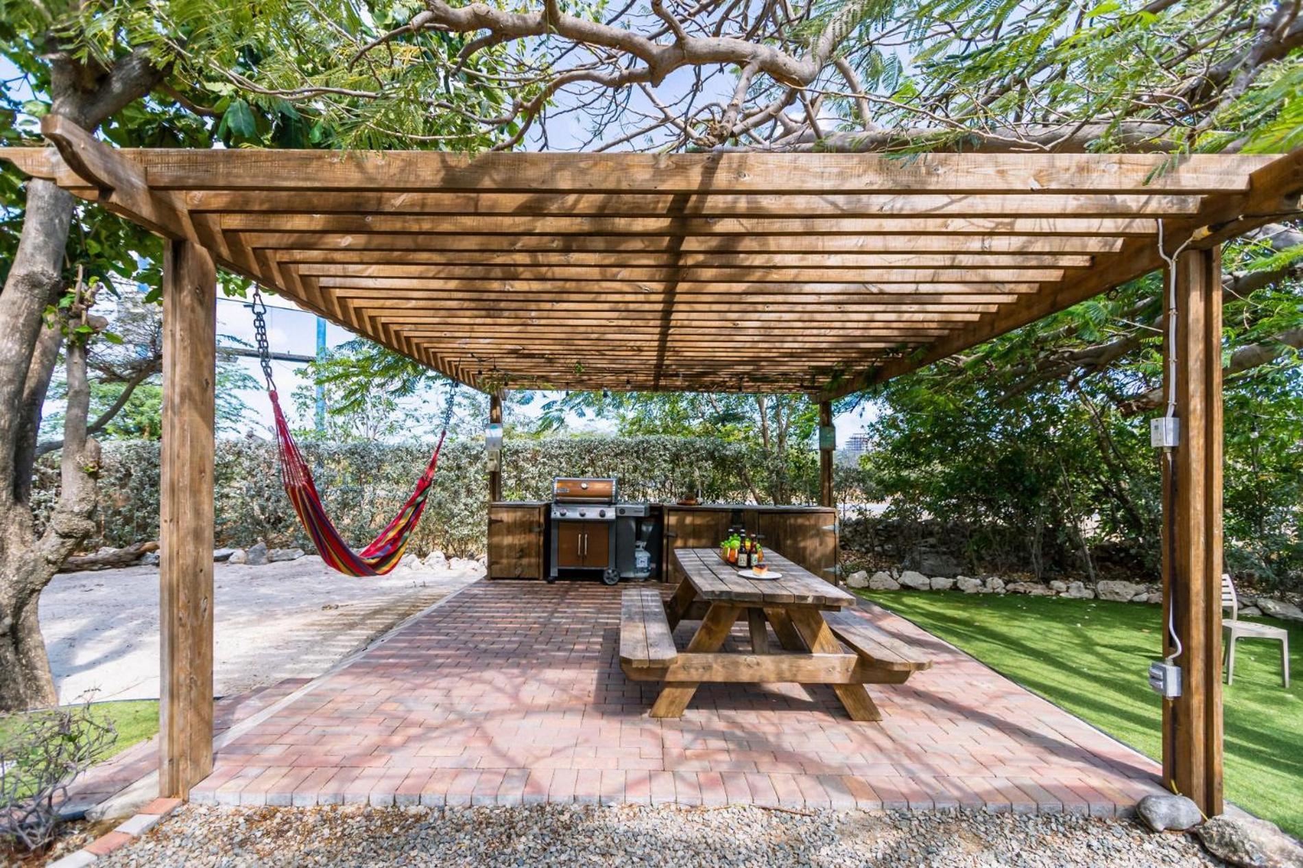 Koyari Modern Condos 9Br 7Ba Sleeps 26 W/ Pool And Roof Deck Palm Beach Kültér fotó