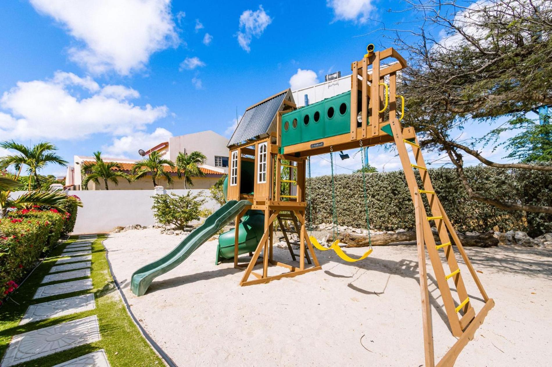 Koyari Modern Condos 9Br 7Ba Sleeps 26 W/ Pool And Roof Deck Palm Beach Kültér fotó