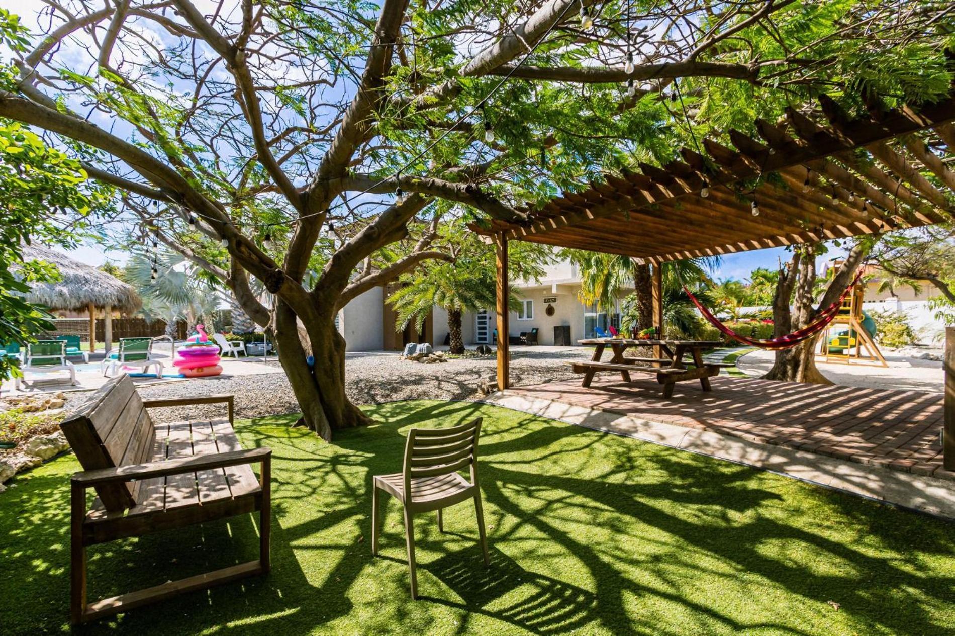 Koyari Modern Condos 9Br 7Ba Sleeps 26 W/ Pool And Roof Deck Palm Beach Kültér fotó