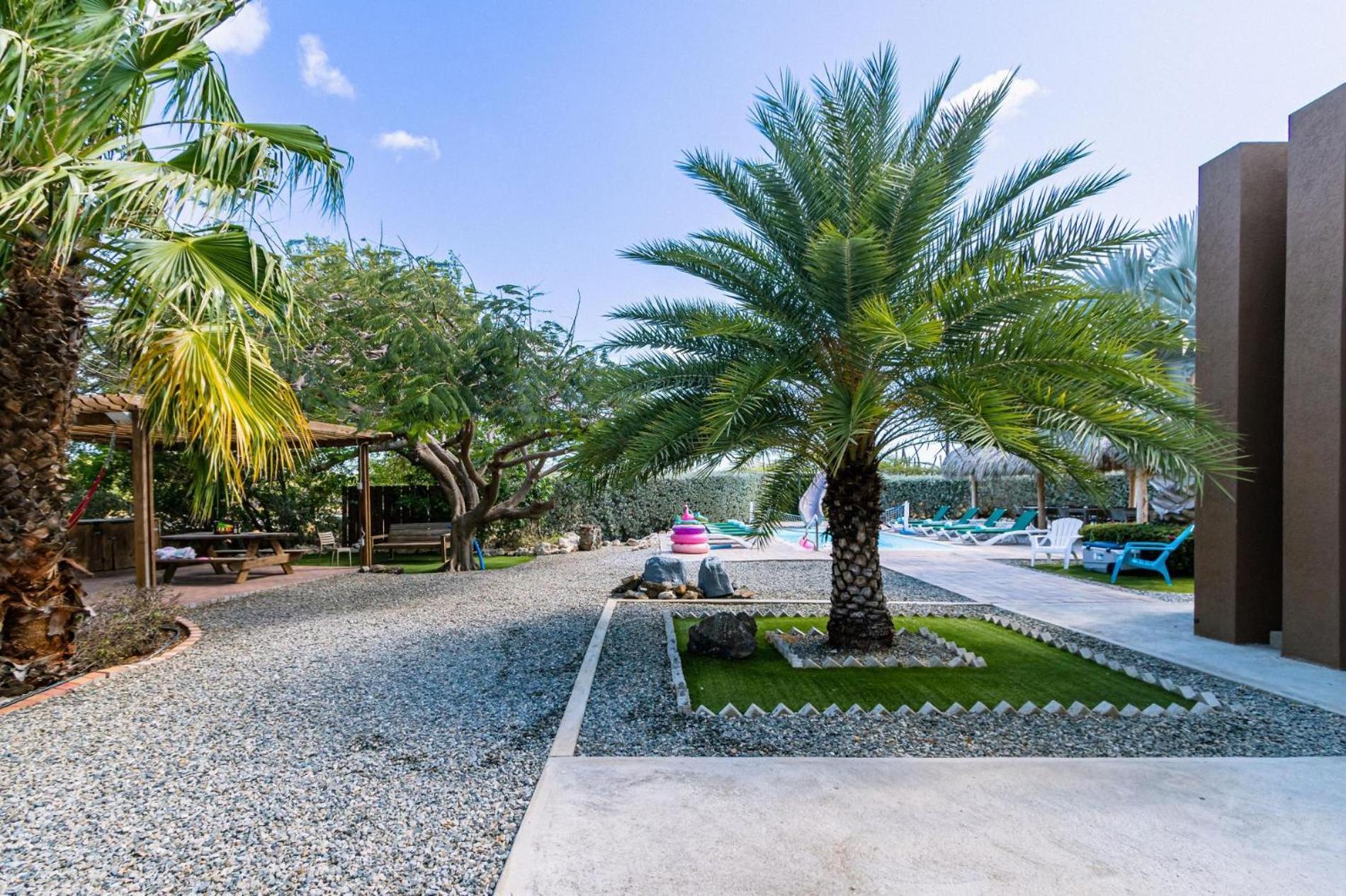 Koyari Modern Condos 9Br 7Ba Sleeps 26 W/ Pool And Roof Deck Palm Beach Kültér fotó